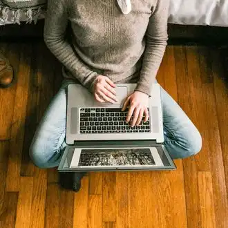 Kurzhaarige Macker finden online im Internet Haarige Frau in Sex Einträgen
